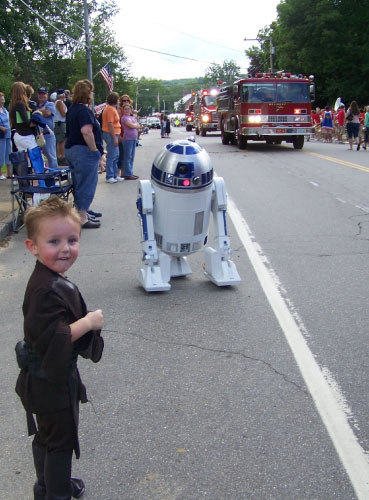 R2-D2 Belmont Old Home Day Parade